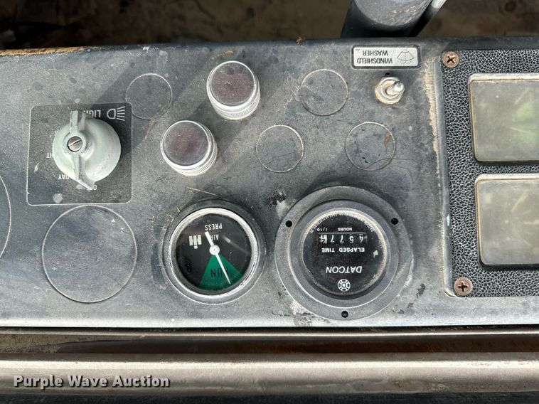 image for item DM2689 1987 Dresser 530 wheel loader