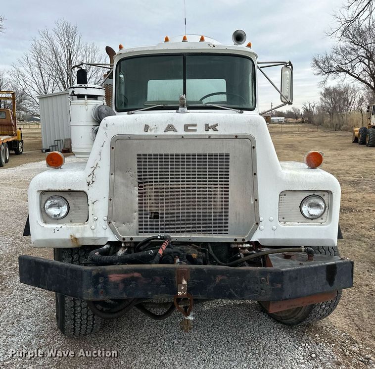 image for item DM2690 1980 Mack RL685LS ready mix truck