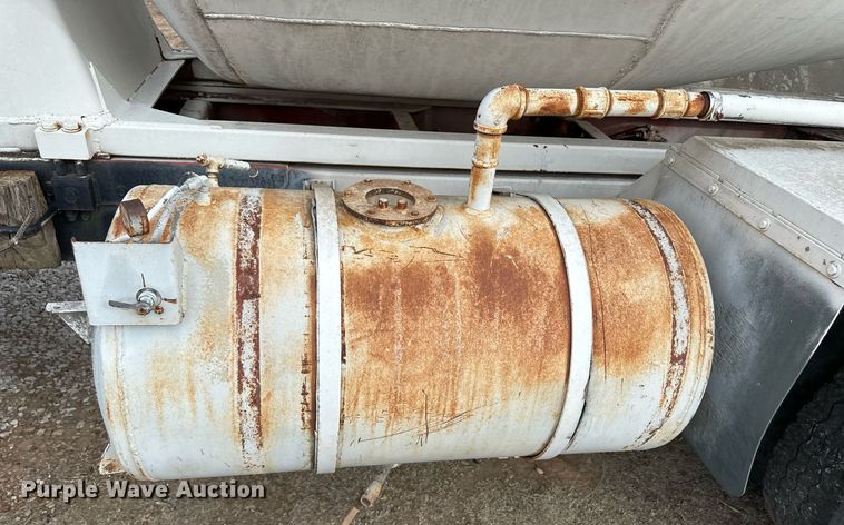 image for item DM2690 1980 Mack RL685LS ready mix truck