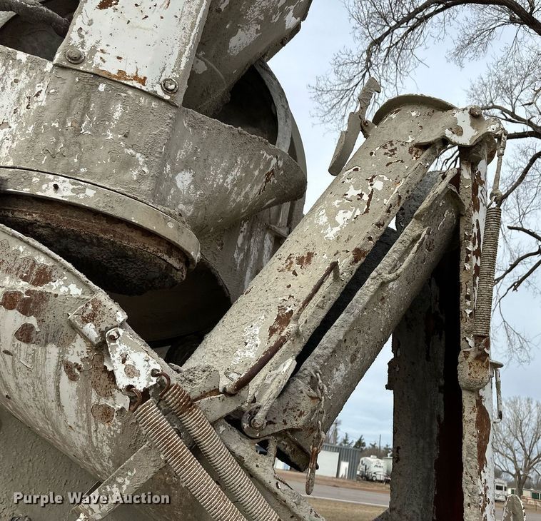image for item DM2690 1980 Mack RL685LS ready mix truck
