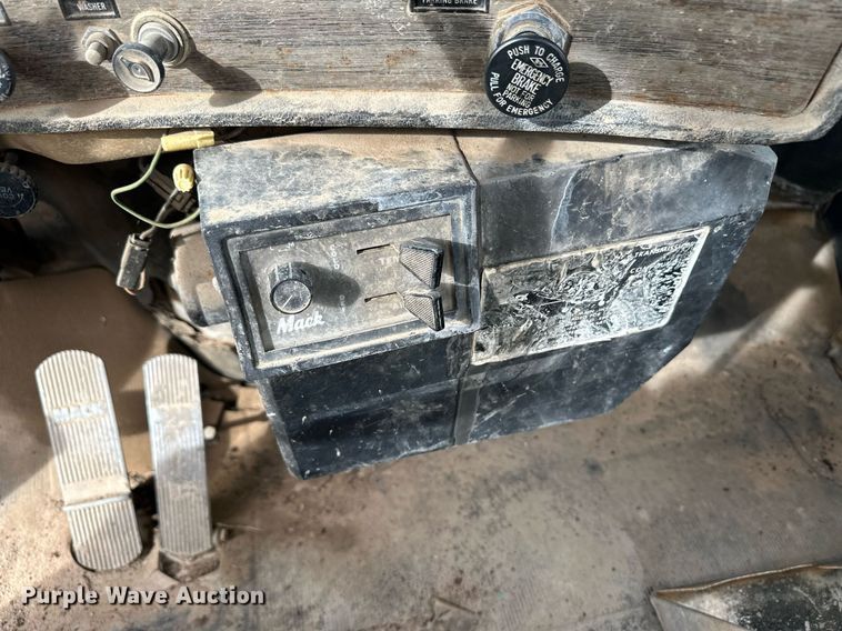 image for item DM2690 1980 Mack RL685LS ready mix truck