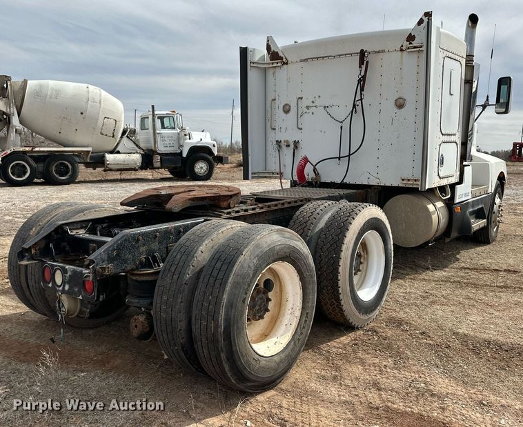 image for item DM2692 1991 Kenworth T600 semi truck