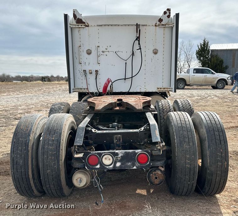 image for item DM2692 1991 Kenworth T600 semi truck