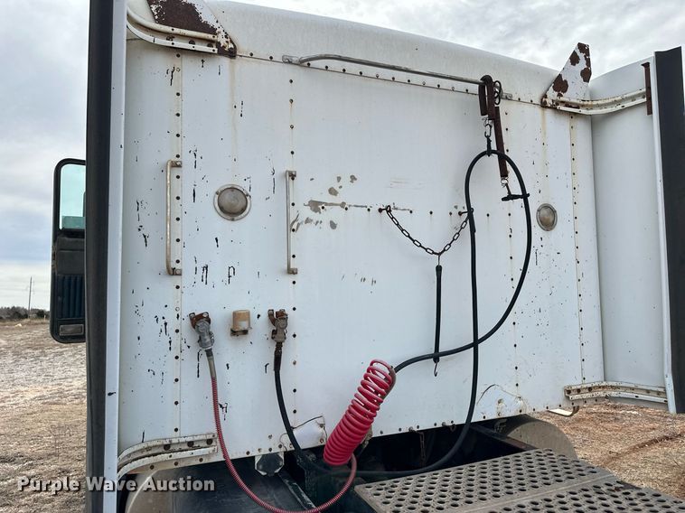 image for item DM2692 1991 Kenworth T600 semi truck