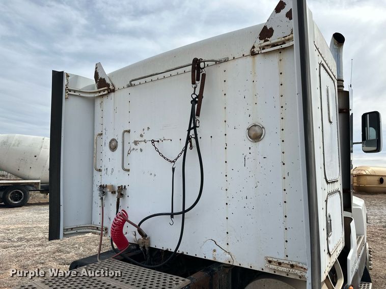 image for item DM2692 1991 Kenworth T600 semi truck