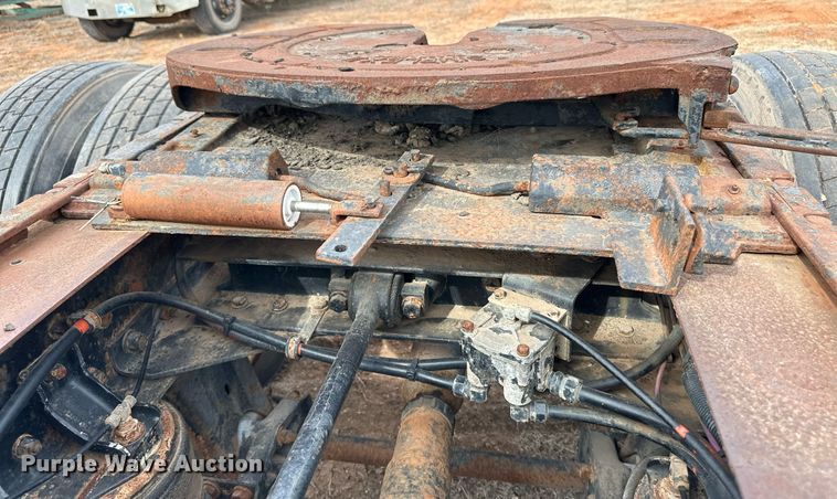 image for item DM2692 1991 Kenworth T600 semi truck