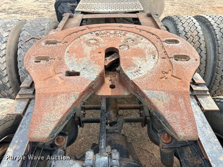 image for item DM2692 1991 Kenworth T600 semi truck