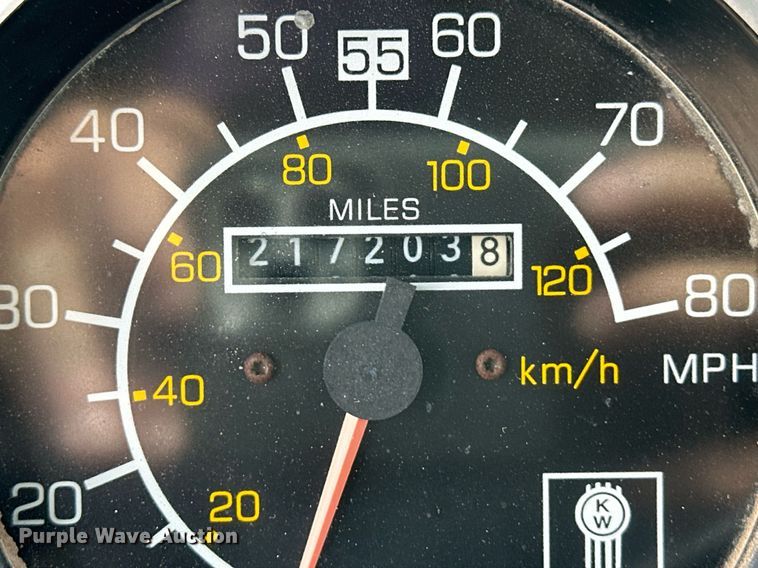 image for item DM2692 1991 Kenworth T600 semi truck