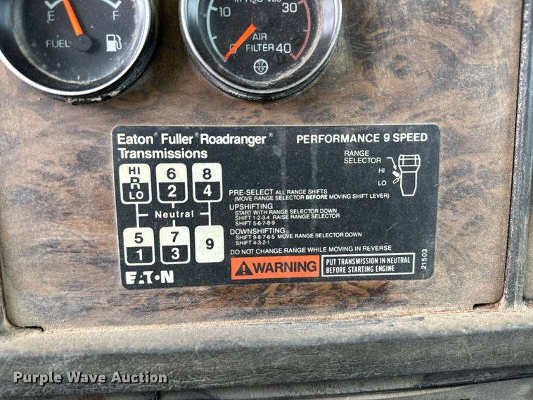 image for item DM2692 1991 Kenworth T600 semi truck