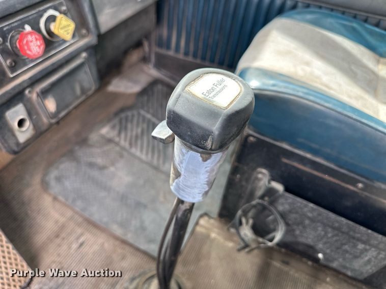 image for item DM2692 1991 Kenworth T600 semi truck