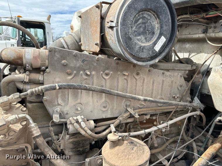 image for item DM2692 1991 Kenworth T600 semi truck