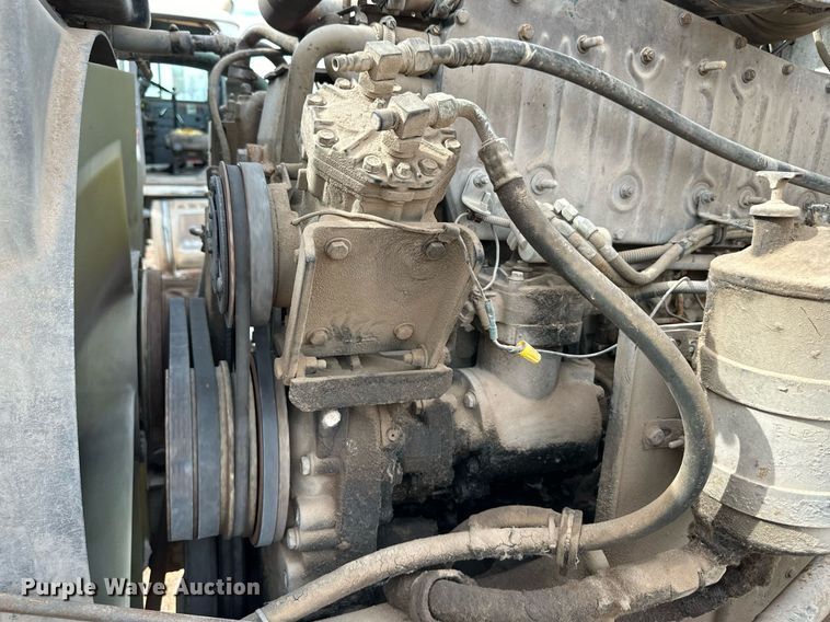 image for item DM2692 1991 Kenworth T600 semi truck