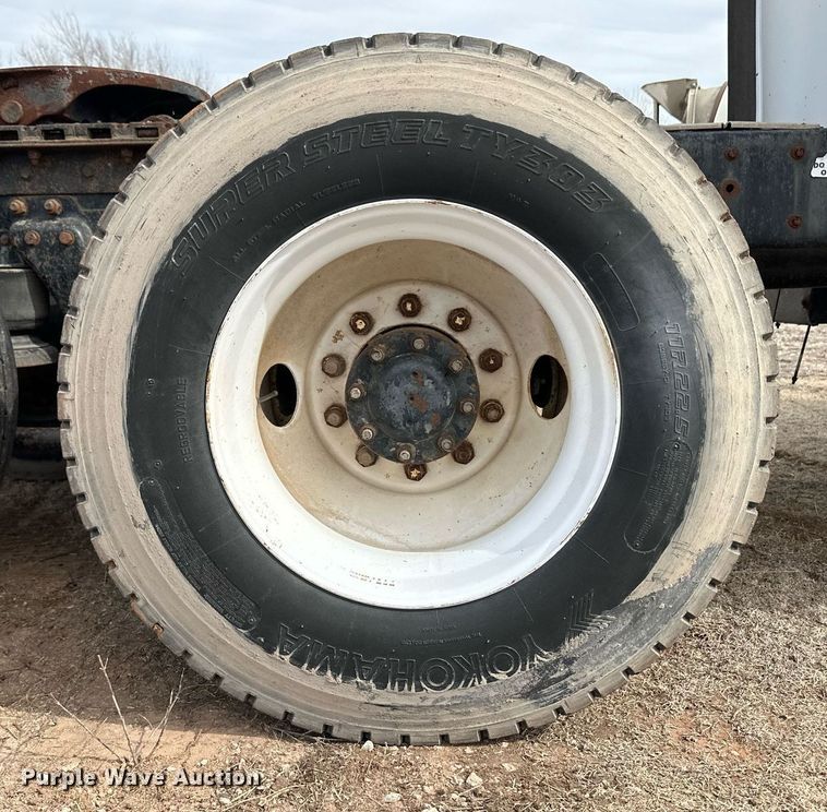 image for item DM2692 1991 Kenworth T600 semi truck