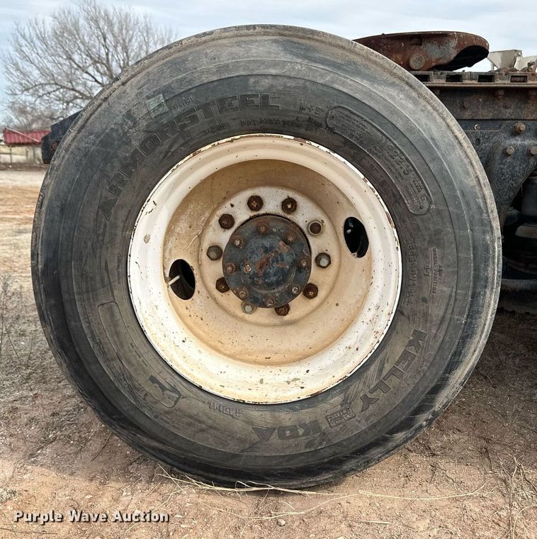 image for item DM2692 1991 Kenworth T600 semi truck