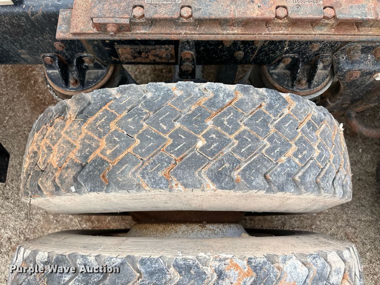 image for item DM2692 1991 Kenworth T600 semi truck