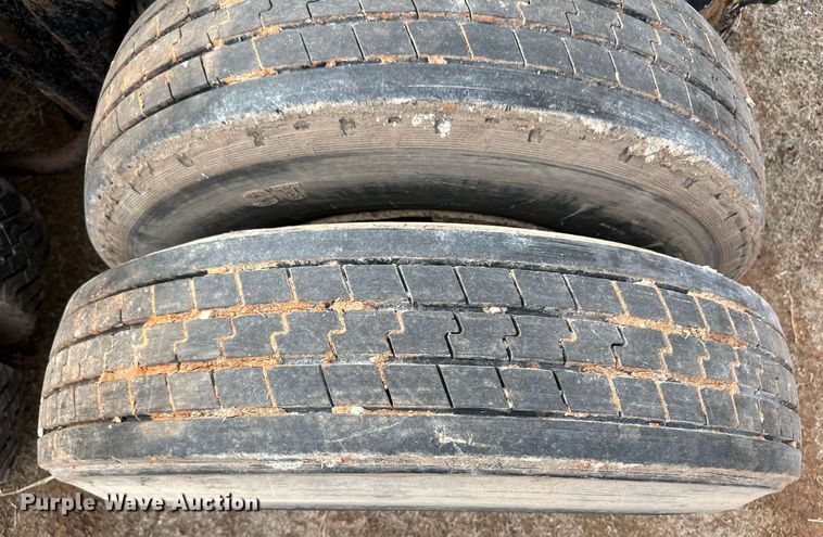 image for item DM2692 1991 Kenworth T600 semi truck