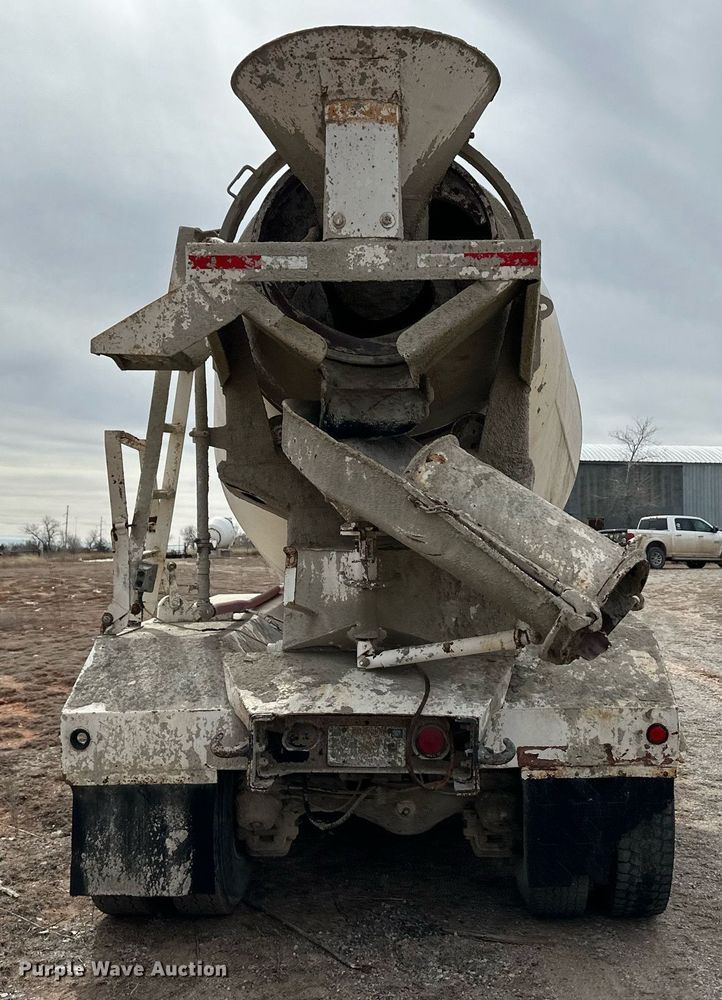 image for item DM2693 1986 Mack DM685S ready mix truck