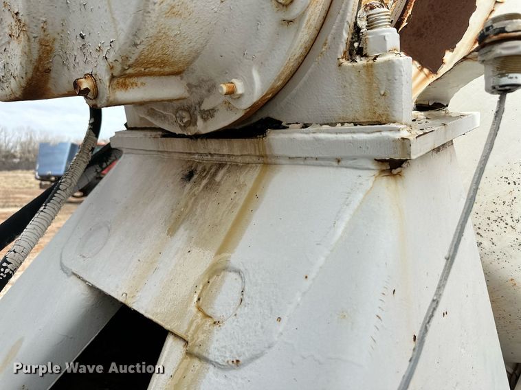 image for item DM2693 1986 Mack DM685S ready mix truck