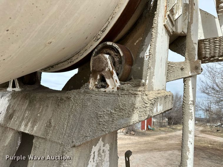 image for item DM2693 1986 Mack DM685S ready mix truck