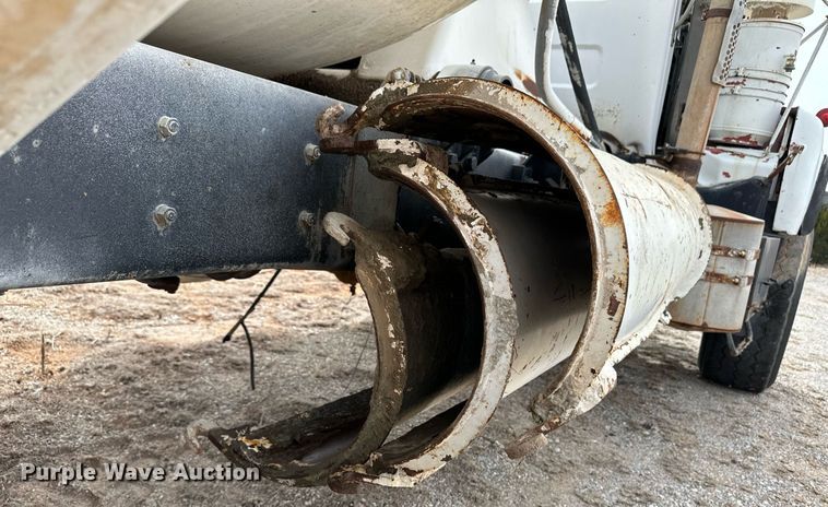 image for item DM2693 1986 Mack DM685S ready mix truck