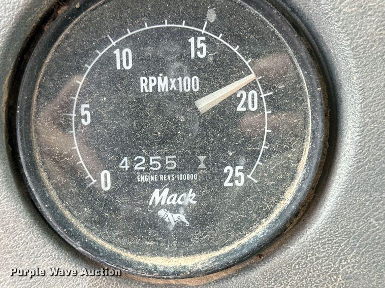 image for item DM2693 1986 Mack DM685S ready mix truck