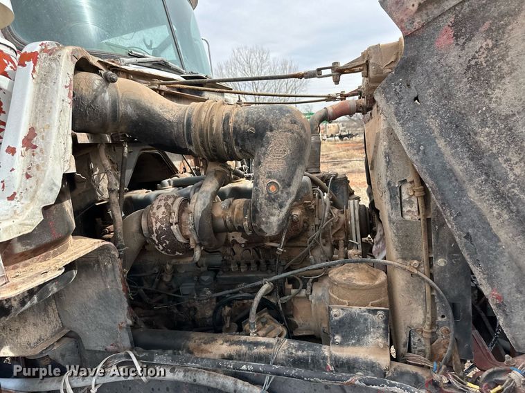 image for item DM2693 1986 Mack DM685S ready mix truck