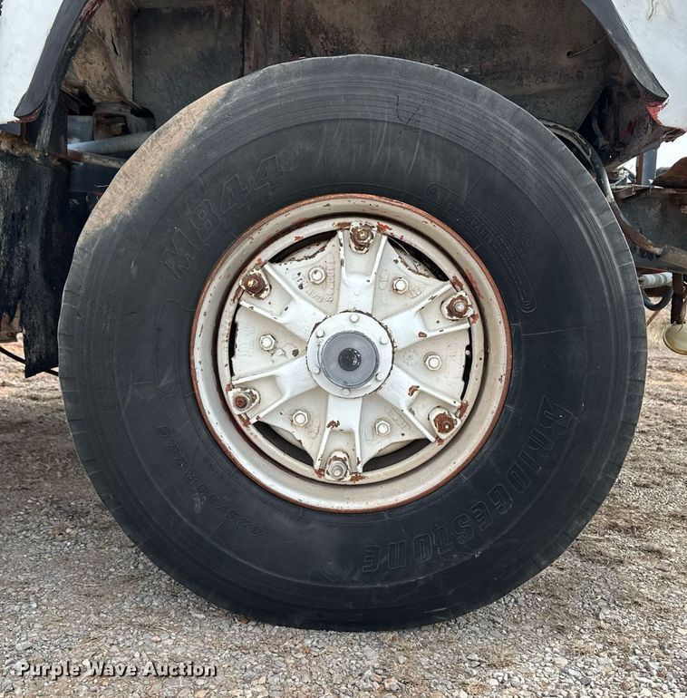 image for item DM2693 1986 Mack DM685S ready mix truck