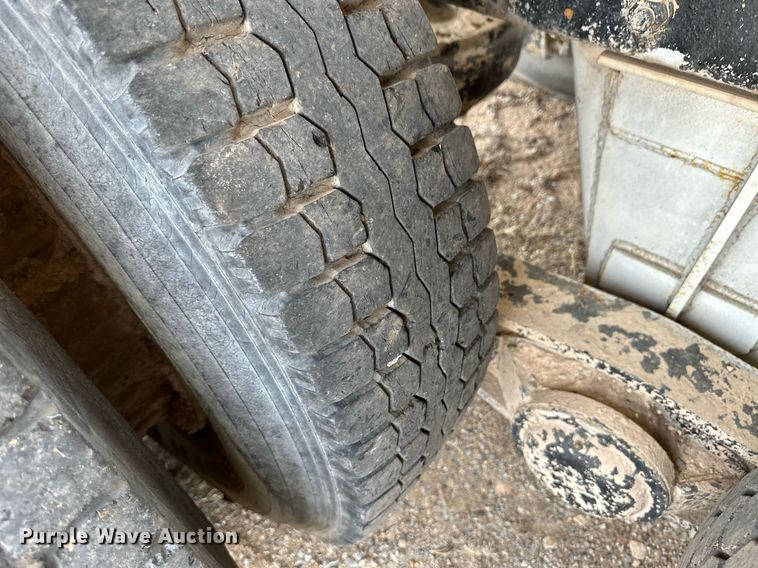 image for item DM2693 1986 Mack DM685S ready mix truck