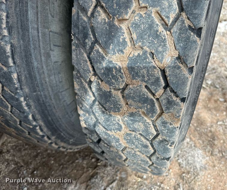 image for item DM2693 1986 Mack DM685S ready mix truck