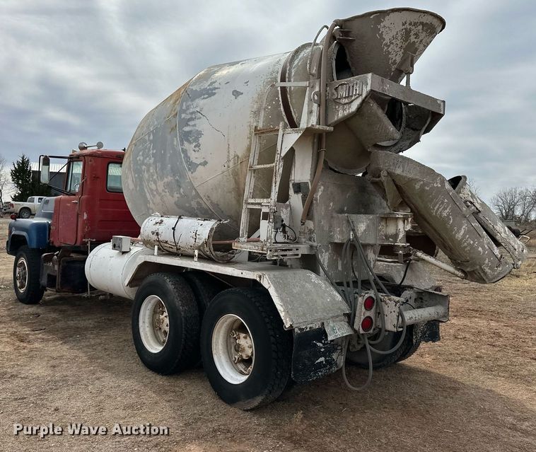 image for item DM2695 1974 Mack RD685S ready mix truck
