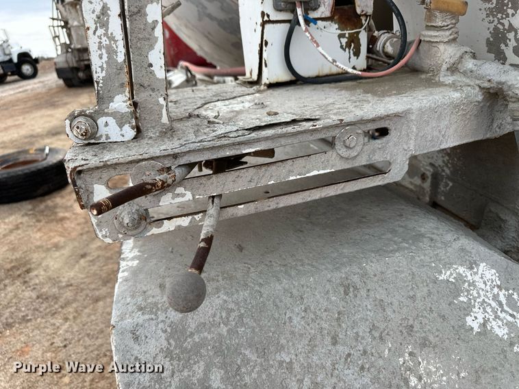 image for item DM2695 1974 Mack RD685S ready mix truck