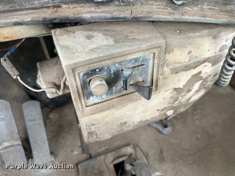 image for item DM2695 1974 Mack RD685S ready mix truck