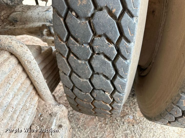 image for item DM2695 1974 Mack RD685S ready mix truck