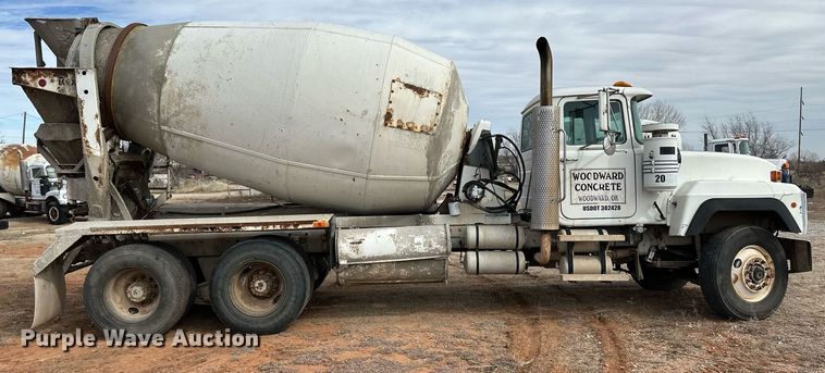 image for item DM2698 1997 Mack RD690S ready mix truck