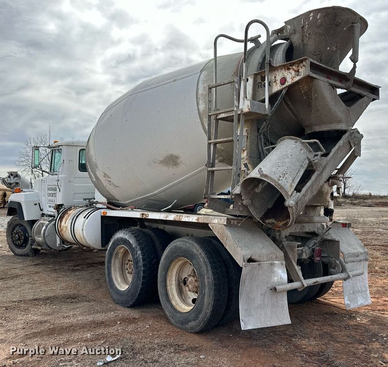 image for item DM2698 1997 Mack RD690S ready mix truck