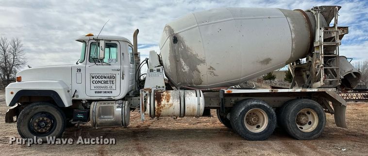 image for item DM2698 1997 Mack RD690S ready mix truck