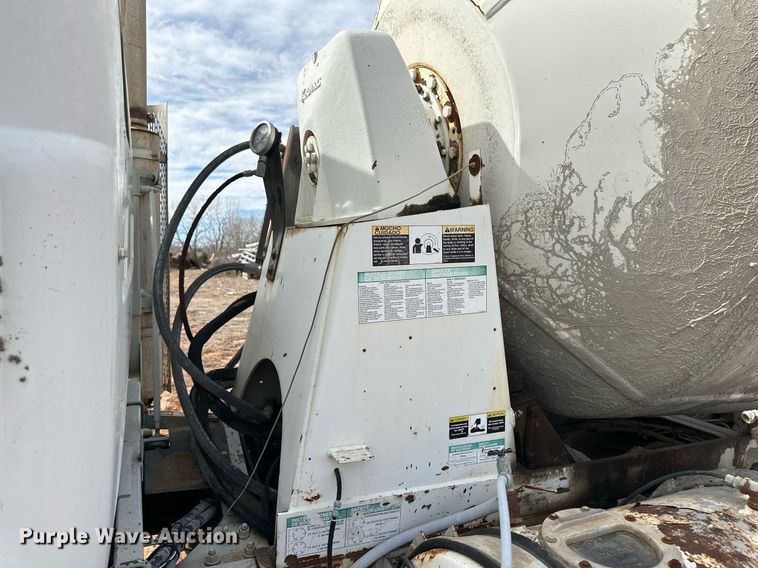 image for item DM2698 1997 Mack RD690S ready mix truck