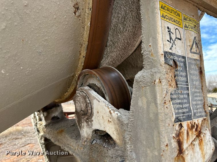 image for item DM2698 1997 Mack RD690S ready mix truck