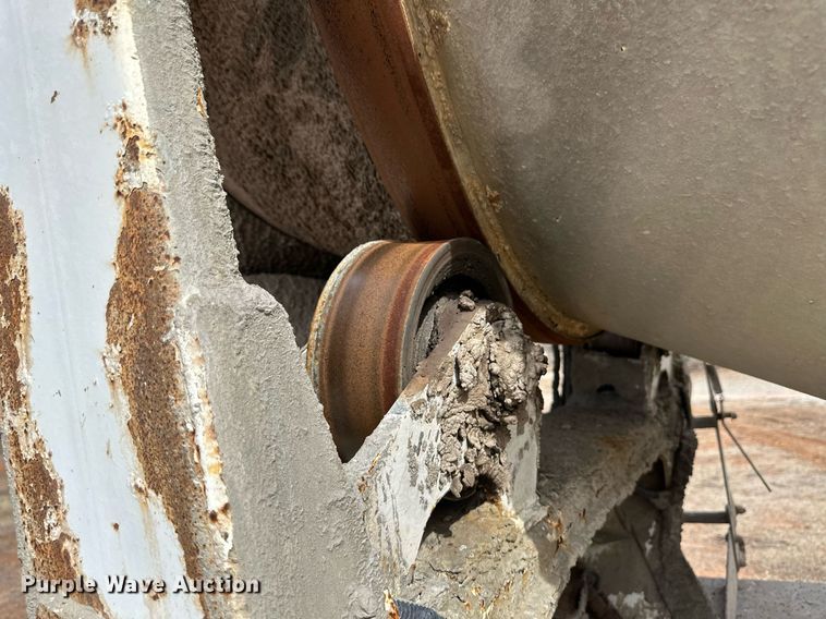 image for item DM2698 1997 Mack RD690S ready mix truck