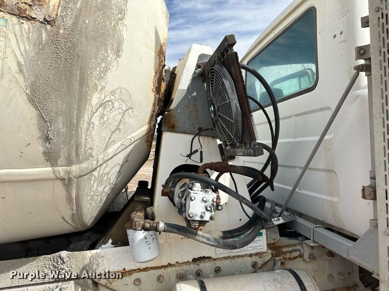 image for item DM2698 1997 Mack RD690S ready mix truck