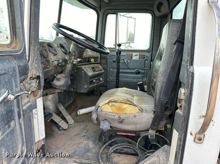 image for item DM2698 1997 Mack RD690S ready mix truck