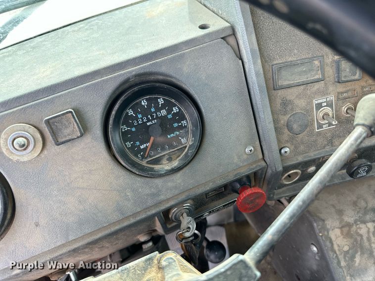 image for item DM2698 1997 Mack RD690S ready mix truck