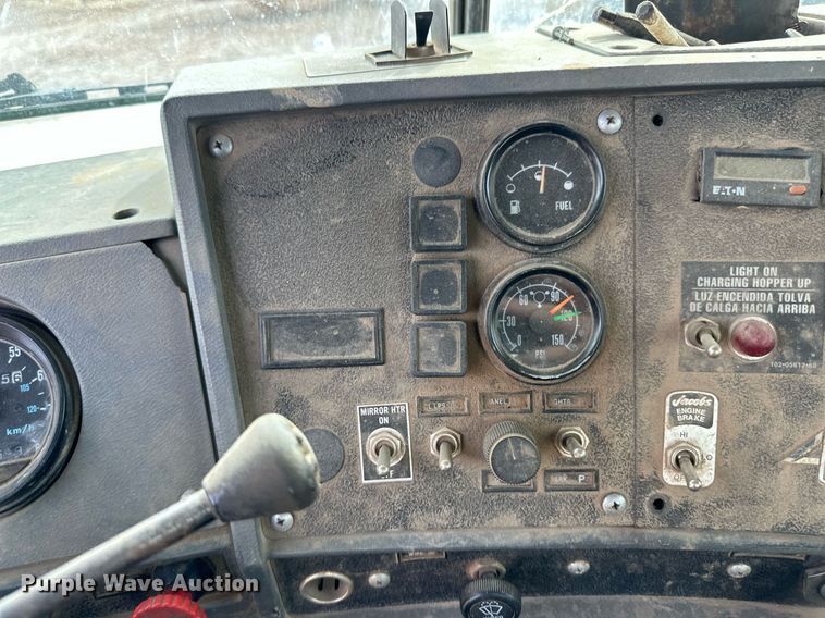 image for item DM2698 1997 Mack RD690S ready mix truck