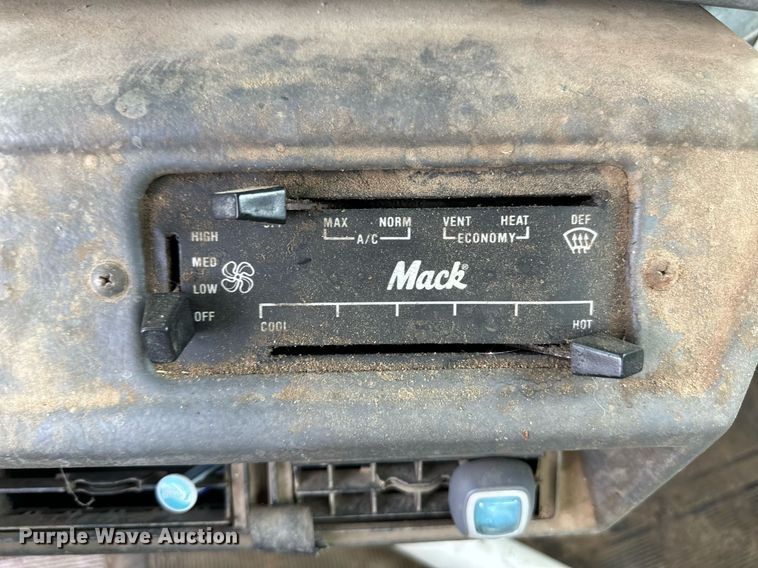 image for item DM2698 1997 Mack RD690S ready mix truck