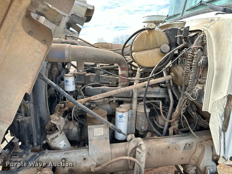 image for item DM2698 1997 Mack RD690S ready mix truck