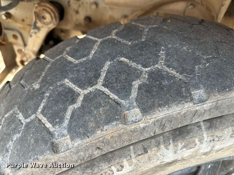 image for item DM2698 1997 Mack RD690S ready mix truck