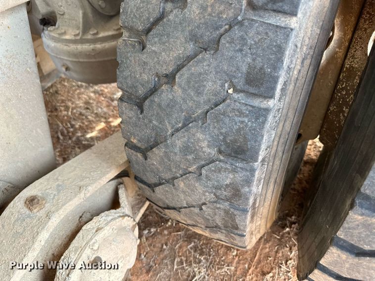 image for item DM2698 1997 Mack RD690S ready mix truck