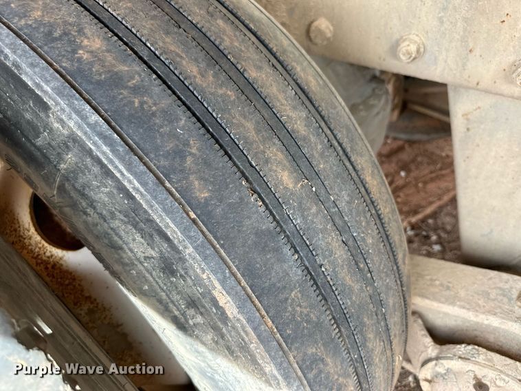 image for item DM2698 1997 Mack RD690S ready mix truck