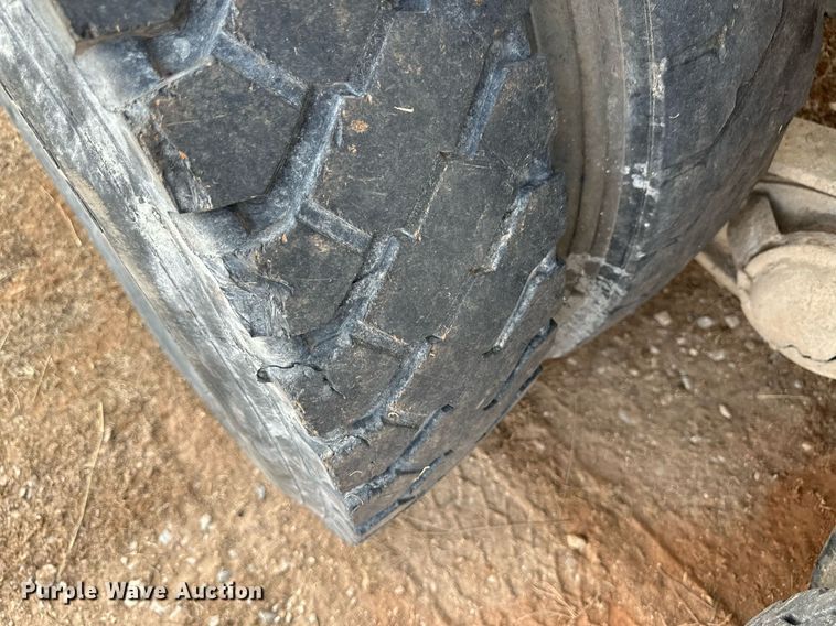 image for item DM2698 1997 Mack RD690S ready mix truck