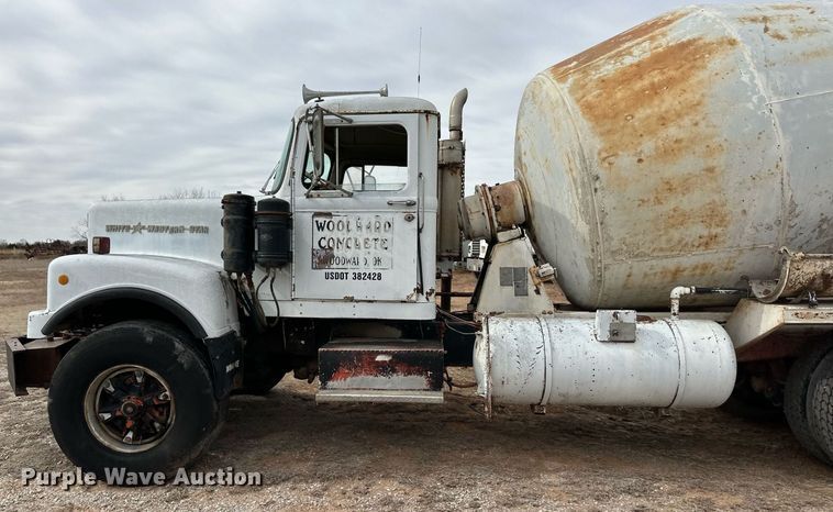 image for item DM2699 1979 White Western Star 4864-2 ready mix truck